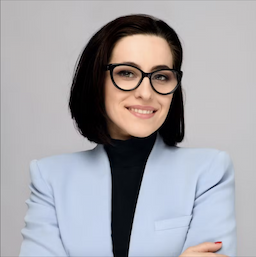 /images/employee-juste-zuliene.png